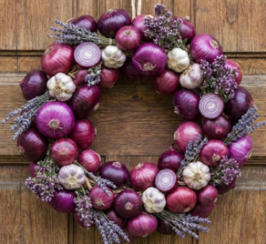 macro image of a wreathe made of purple onion nutritional value of onions